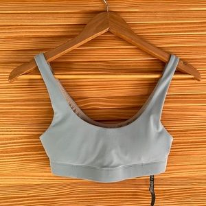 Vuori Daily Sports Bra in Light Cloud size XS